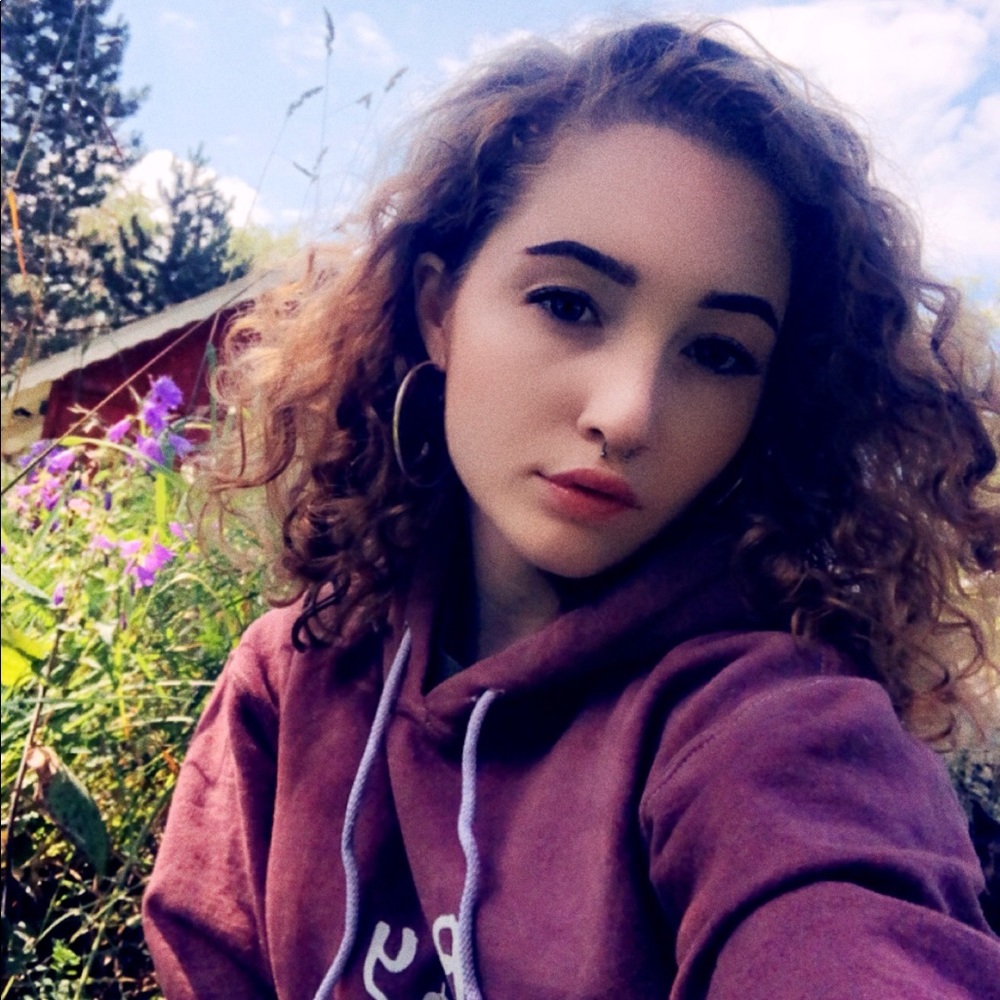 Meet your Posher, Abbi